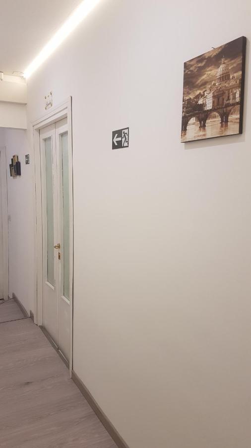 Domus Ferraro Hotel Рим Екстериор снимка