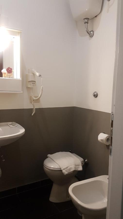 Domus Ferraro Hotel Рим Екстериор снимка
